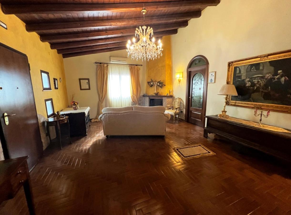 Oasi Dell'Hangar Augusta Bagian luar foto